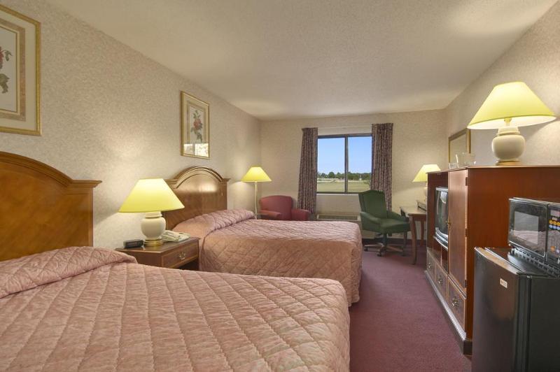 Baymont By Wyndham Muskegon Hotel Kamer foto