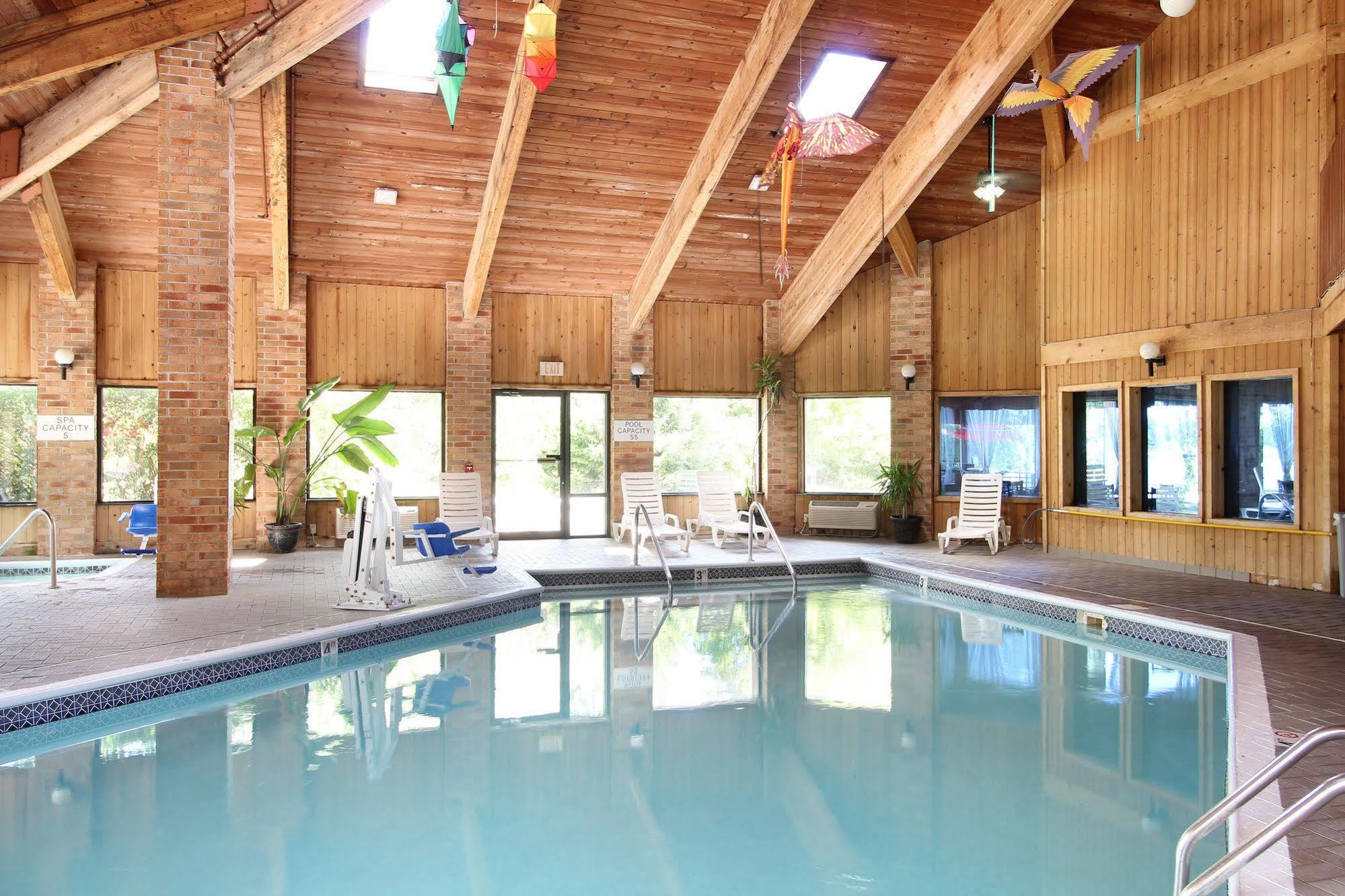 Baymont By Wyndham Muskegon Hotel Buitenkant foto