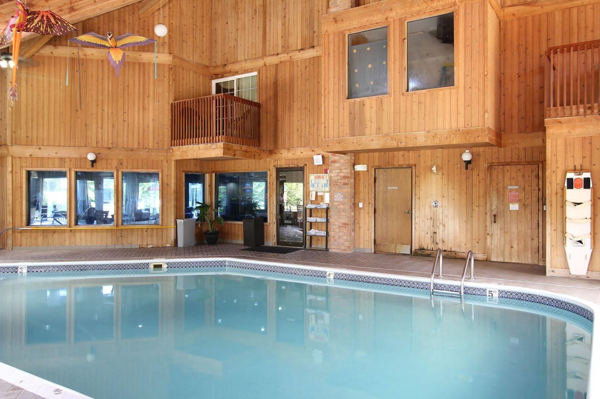 Baymont By Wyndham Muskegon Hotel Buitenkant foto